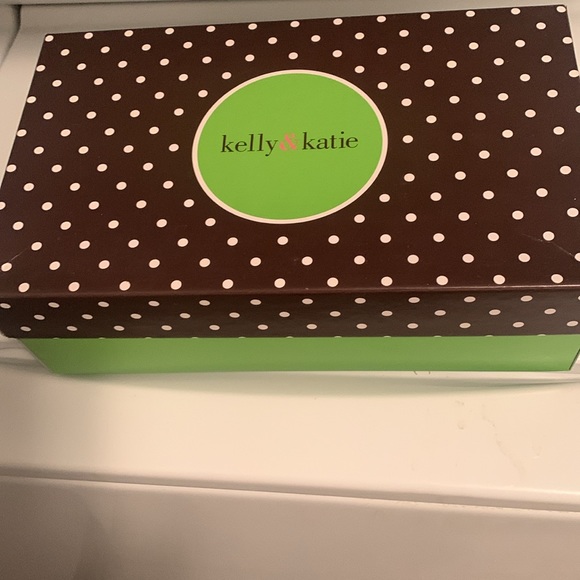 New Womens Size 9 Black Dress Shoes. Heel is about 3” - Picture 2 of 8